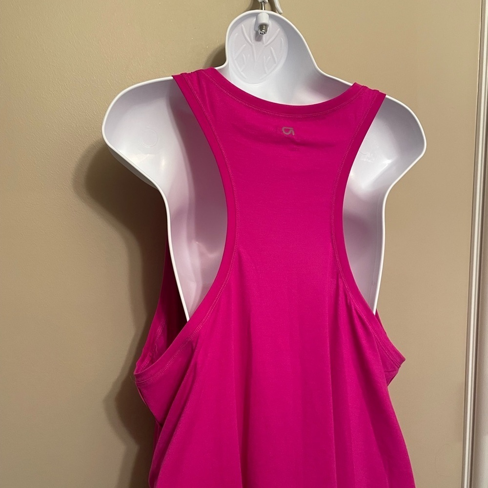 NWOT Gap Fit tank​​ - Picture 2 of 3